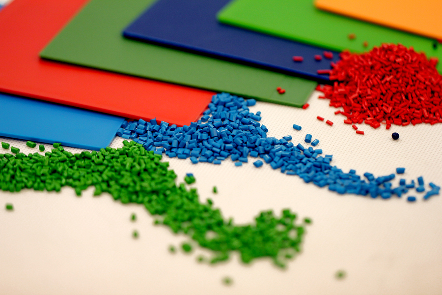 Hạt Màu Nhựa Là Gì? Cách Sử Dụng, Phân Loại Và Kiểm Soát Màu Sắc Chính Xác Cho Từng Loại Nhựa